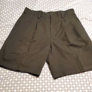 Manhattan Men's Army Green Twill Shorts - Size 32